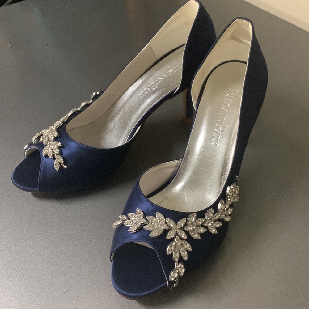 Heels - Picture 2 of 4